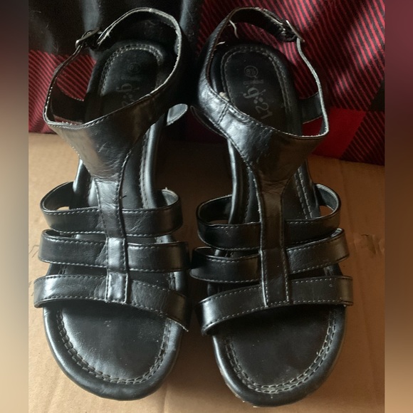 Black Sandals Size 8.5 - Picture 3 of 5